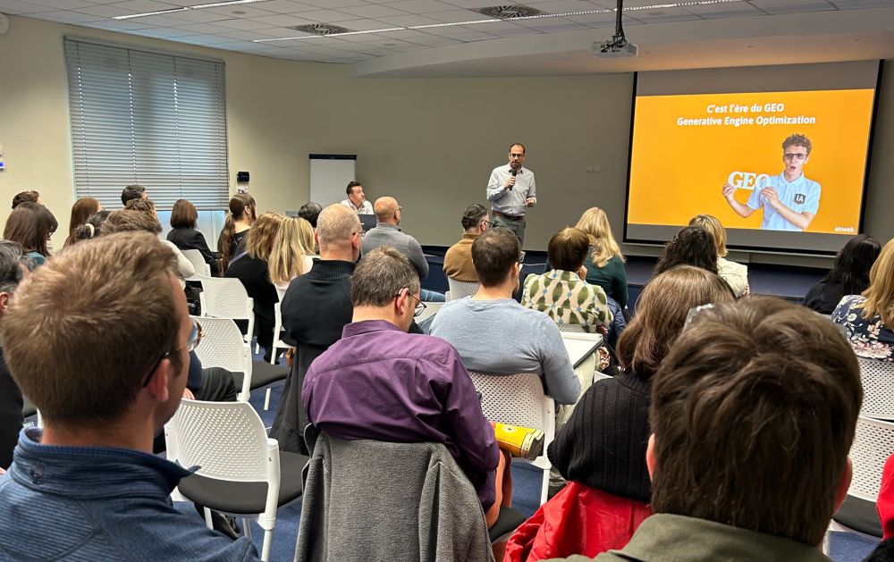 Yann Douay lors de sa pr&eacute;sentation de la conf&eacute;rence IA et SEO